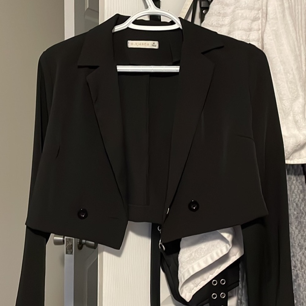 O. Vianca Honey Cropped black blazer